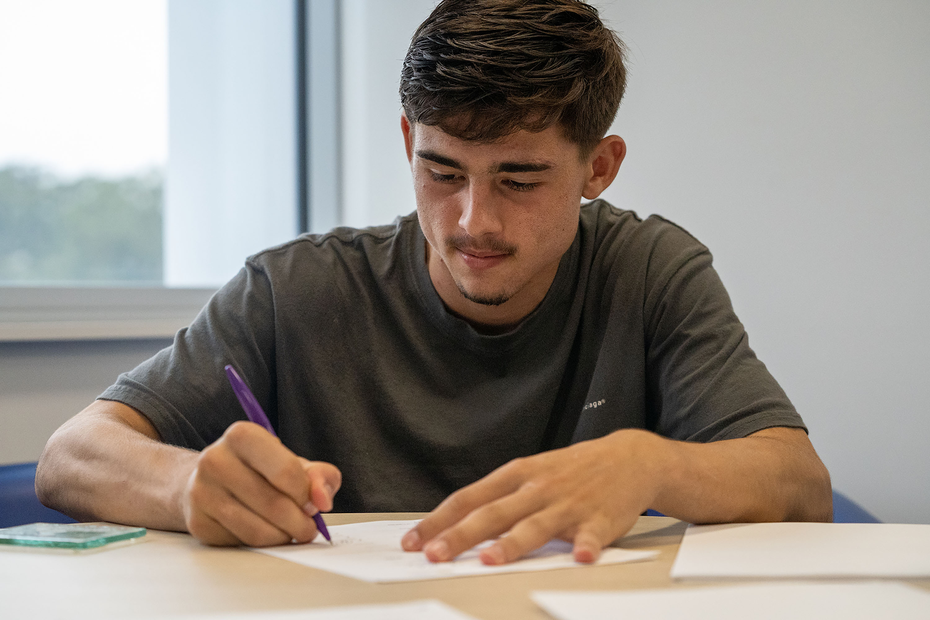 Dylan Ruiz-Diaz has signed a scholarship deal with the Central Coast Mariners